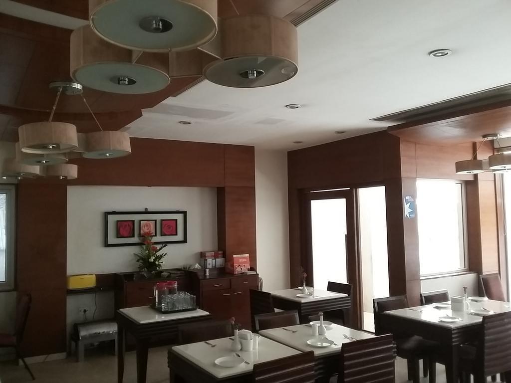 Hotel Dr Rajkumar International Bengaluru Zewnętrze zdjęcie