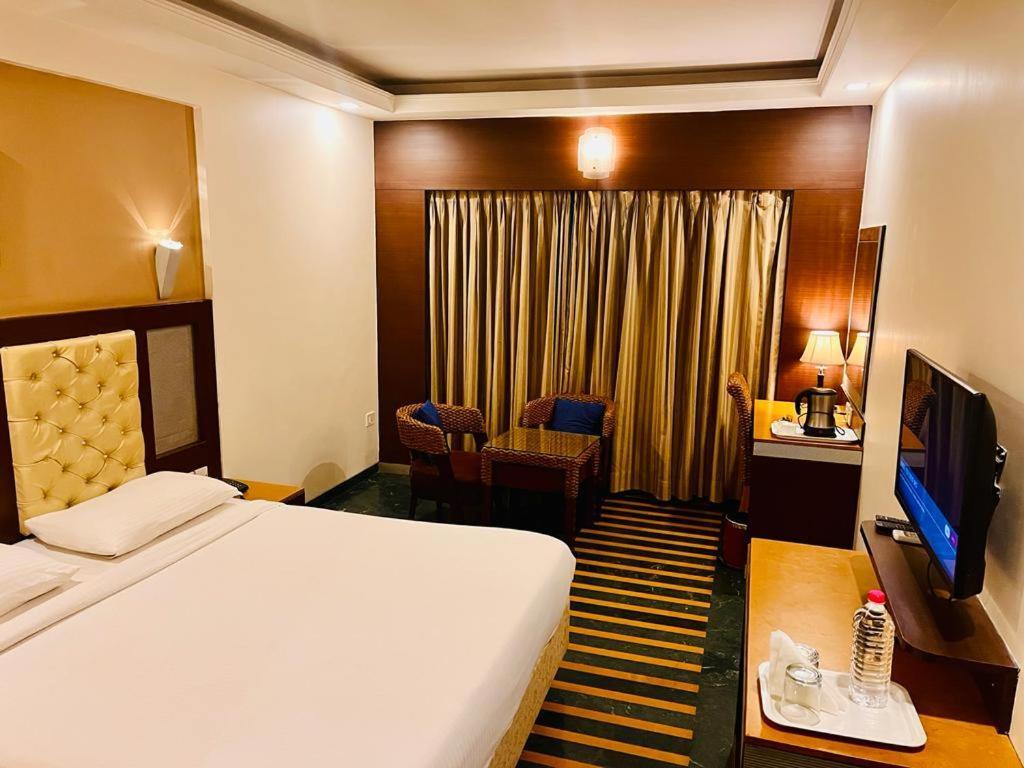 Hotel Dr Rajkumar International Bengaluru Zewnętrze zdjęcie