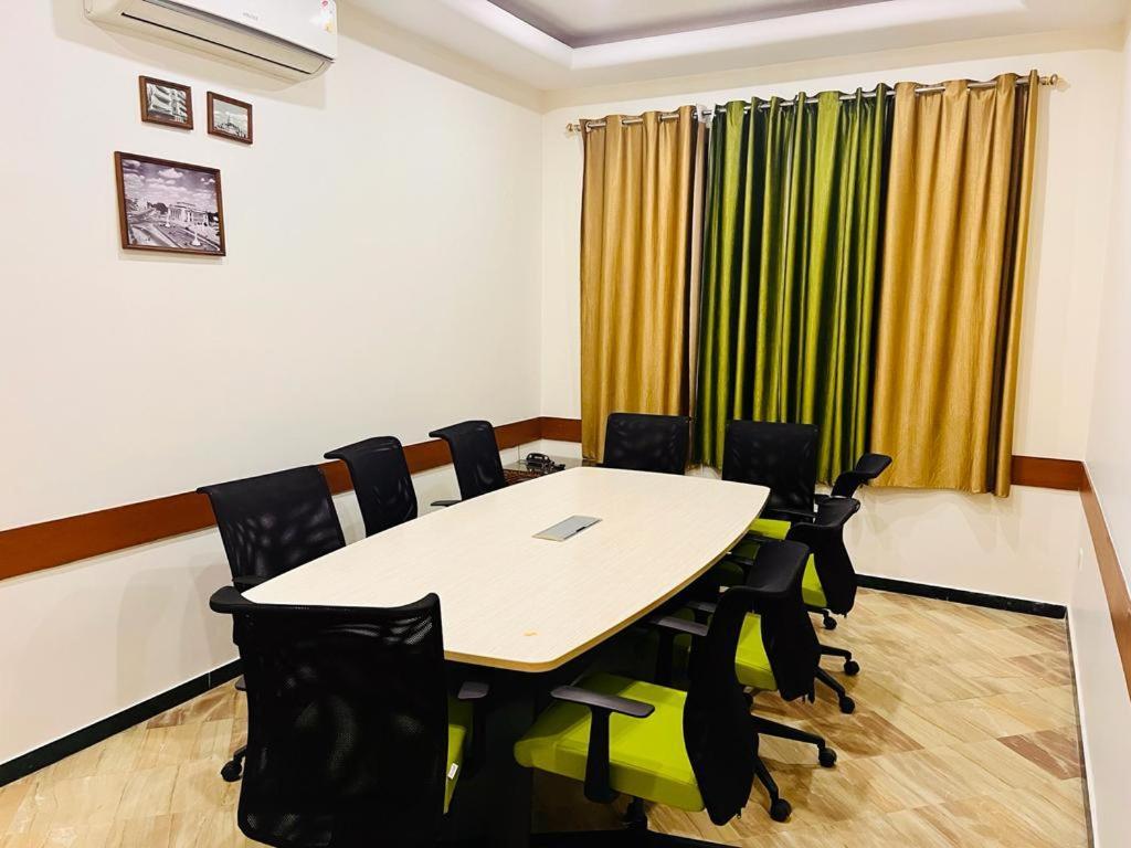 Hotel Dr Rajkumar International Bengaluru Zewnętrze zdjęcie