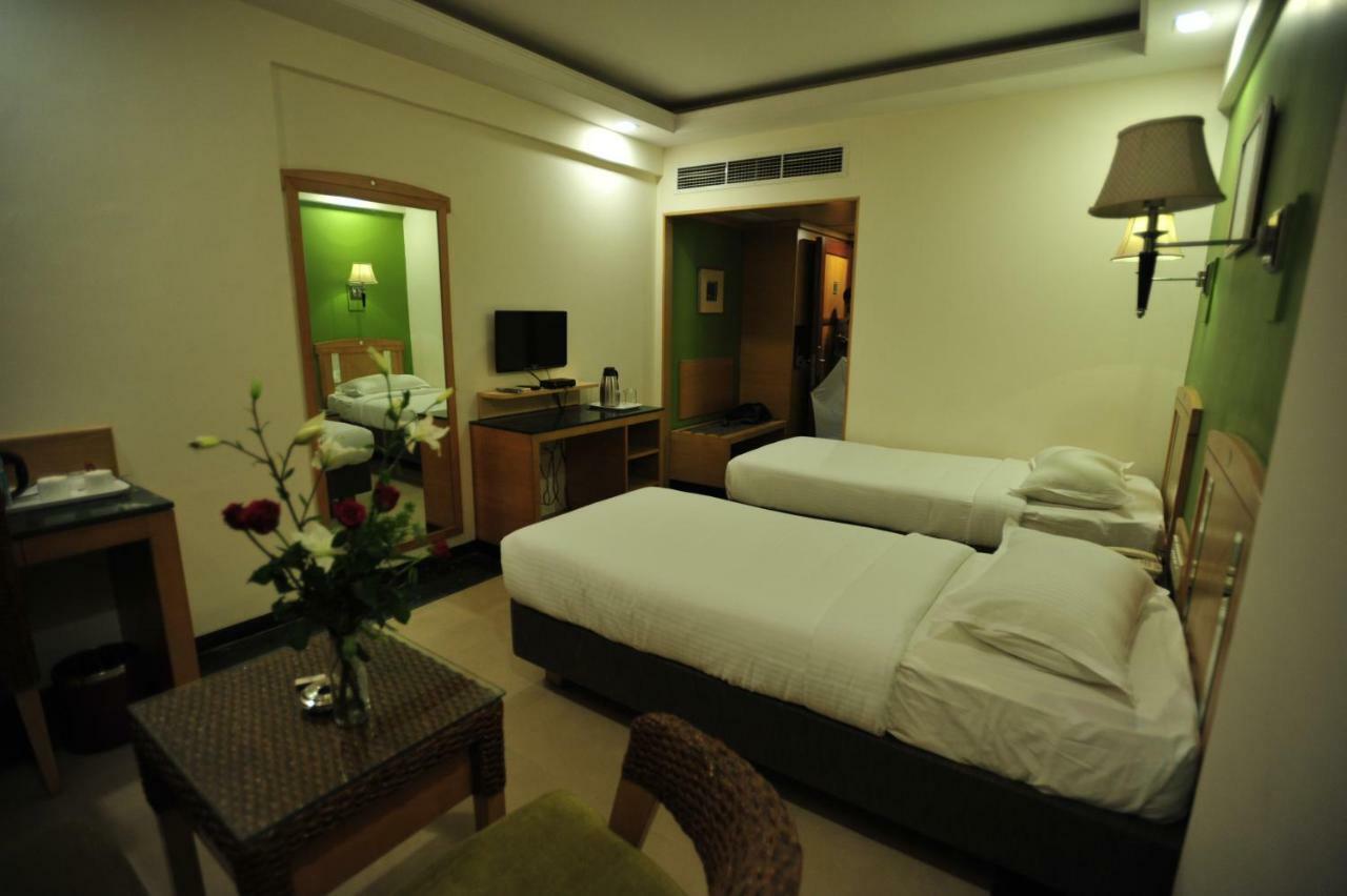 Hotel Dr Rajkumar International Bengaluru Zewnętrze zdjęcie