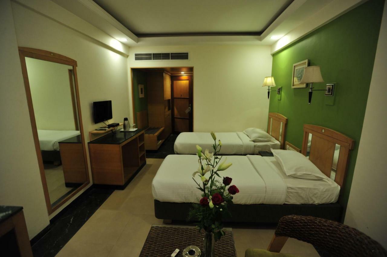 Hotel Dr Rajkumar International Bengaluru Zewnętrze zdjęcie